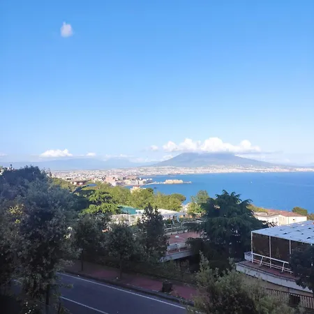 Domus Marisa A Posillipo *